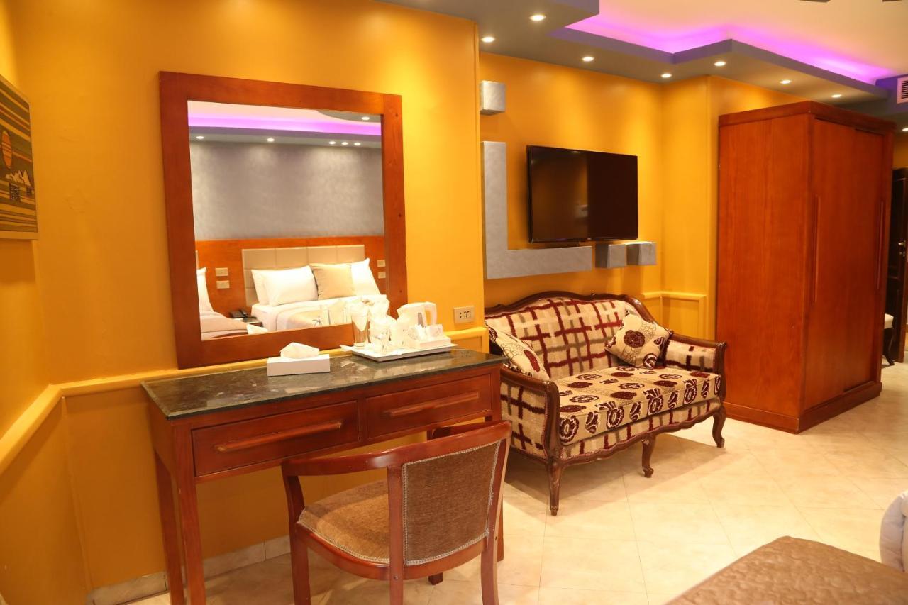Grand Nile Royal Hotel At Nile Plaza Cairo Exterior photo