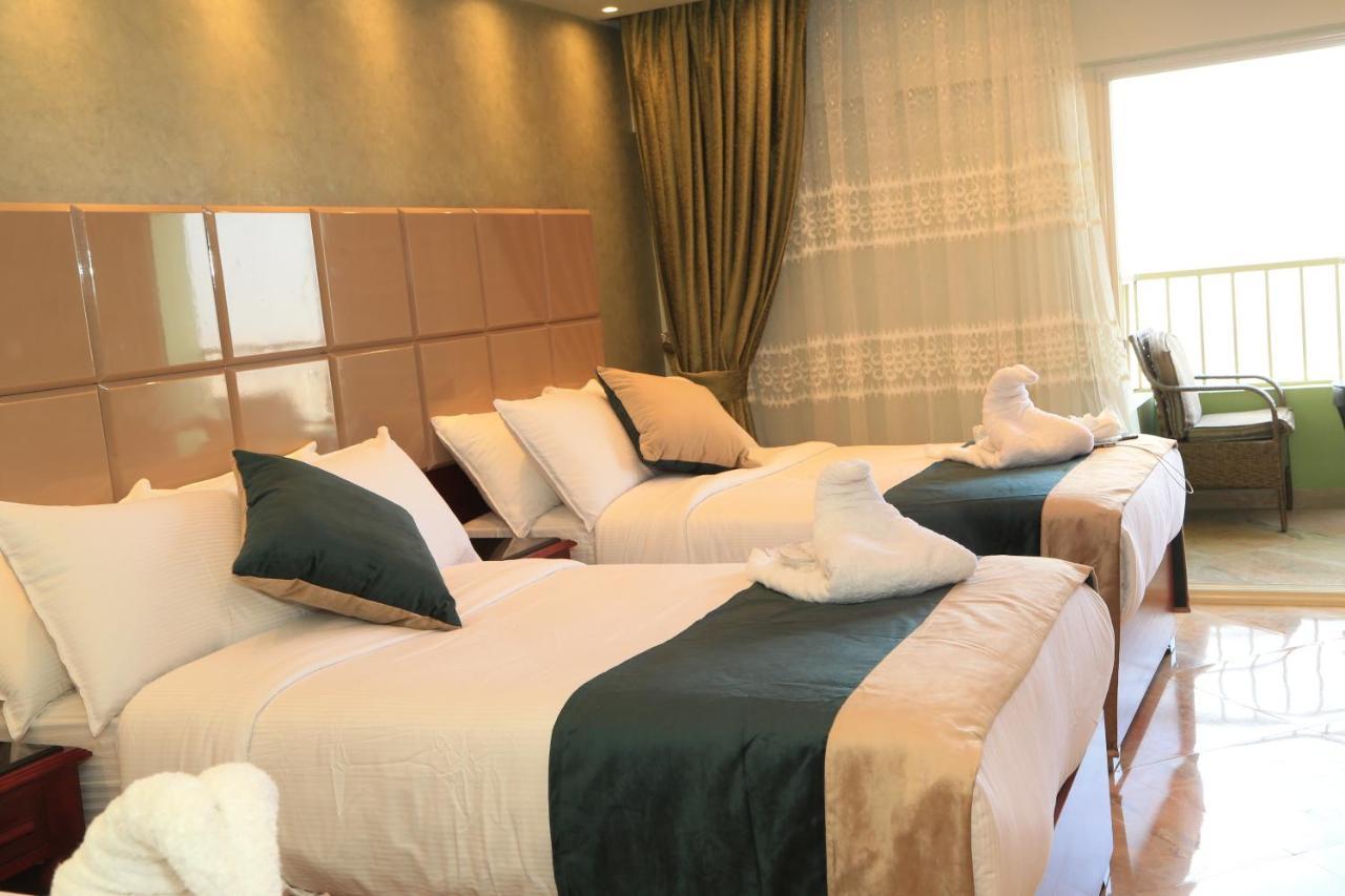 Grand Nile Royal Hotel At Nile Plaza Cairo Exterior photo